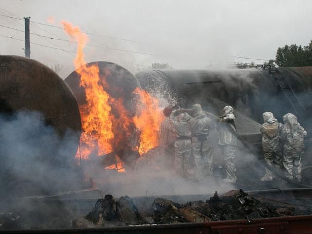Пожар в Черкасской области произошел из-за повреждения оси одной из цистерн, — ГСЧС