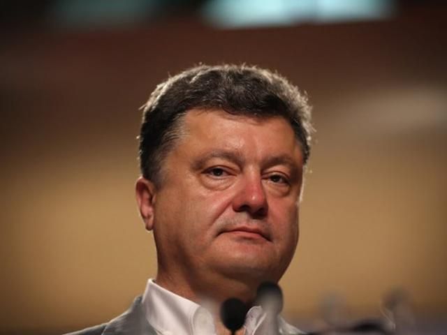 Порошенко пропонує РФ повернути ситуацію з "гумконвоєм" у рамки міжнародного права Порошенко пропонує РФ повернути ситуацію з "гумконвоєм" у рамки міжнародного права