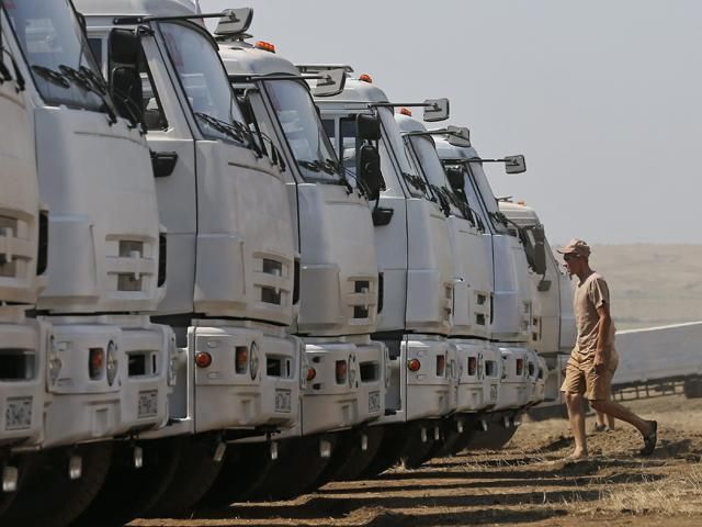 Цель "гуманитарного конвоя" — внушить страх, оружия там нет, — Геращенко Цель "гуманитарного конвоя" — внушить страх, оружия там нет, — Геращенко