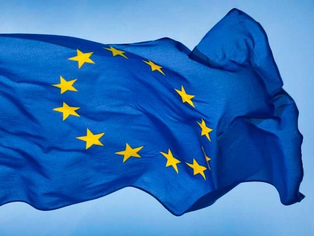 ЕС призывает Россию вывести "гуманитарный конвой" с Украины
