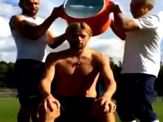 Спортивний огляд: Шовковський ще може зіграти за збірну, Тимощук облився водою Спортивний огляд: Шовковський ще може зіграти за збірну, Тимощук облився водою