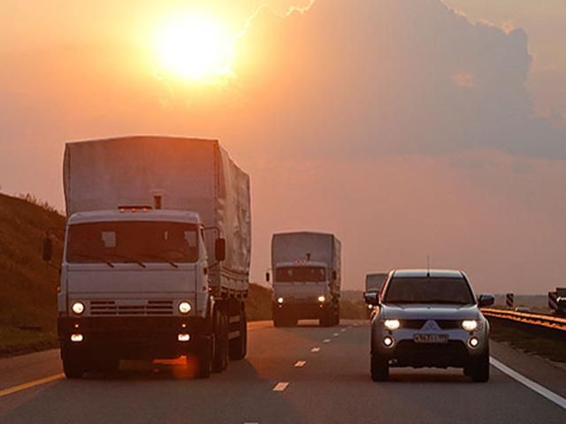 20 вантажівок "путінського конвою" ввійшло в Луганськ 20 вантажівок "путінського конвою" ввійшло в Луганськ