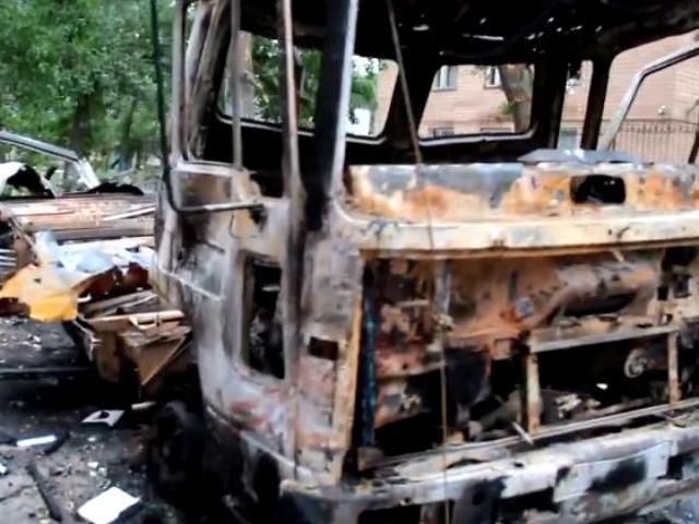 Последствия войны. В Луганске значительным разрушениям подверглись дома и магазины (Видео)