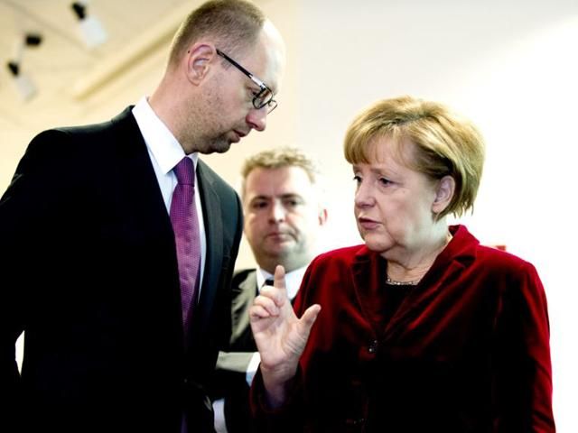 Яценюк тоже поговорил с Меркель