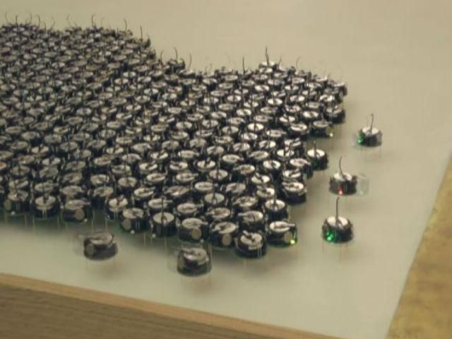 Разработан новый смартфон BlackBerry, создан рой из мини-роботов Разработан новый смартфон BlackBerry, создан рой из мини-роботов