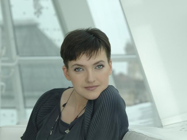 Порошенко нагородив Савченко орденом за мужність Порошенко нагородив Савченко орденом за мужність