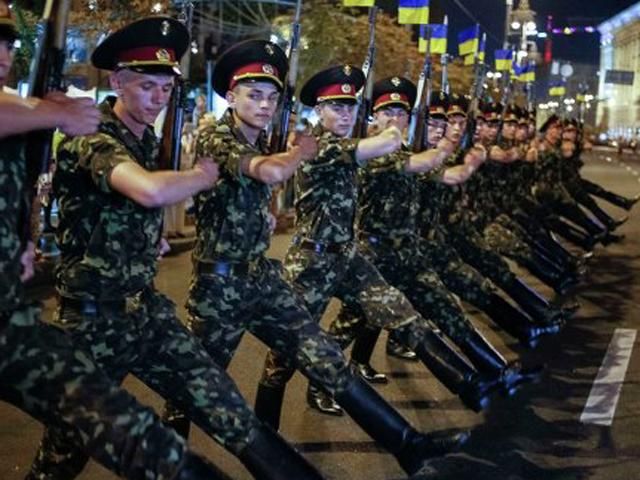 Прямая трансляция военного парада ко Дню Независимости