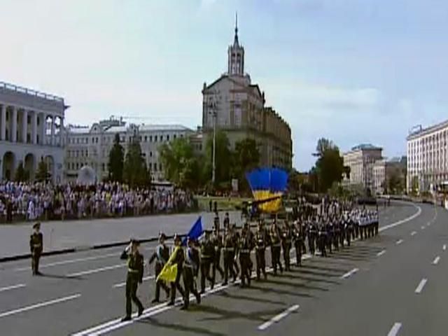 Состоялся военный парад ко Дню Независимости Украины (Видео)