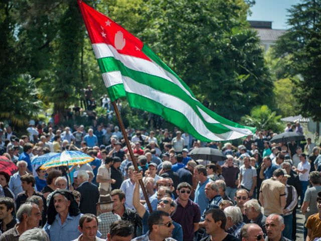 В Абхазії проходять дострокові президентські вибори