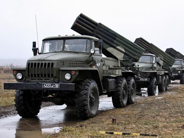 Россия накапливает число "Градов" и техники на границе с Украиной Россия накапливает число "Градов" и техники на границе с Украиной