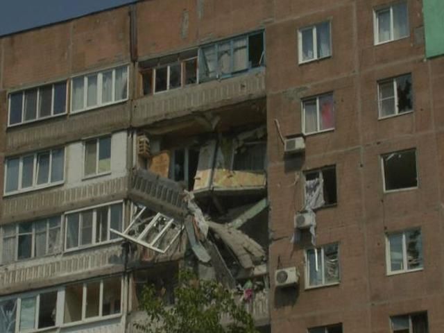 В Донецке возникло более 10 пожаров, Луганск три недели без света и воды