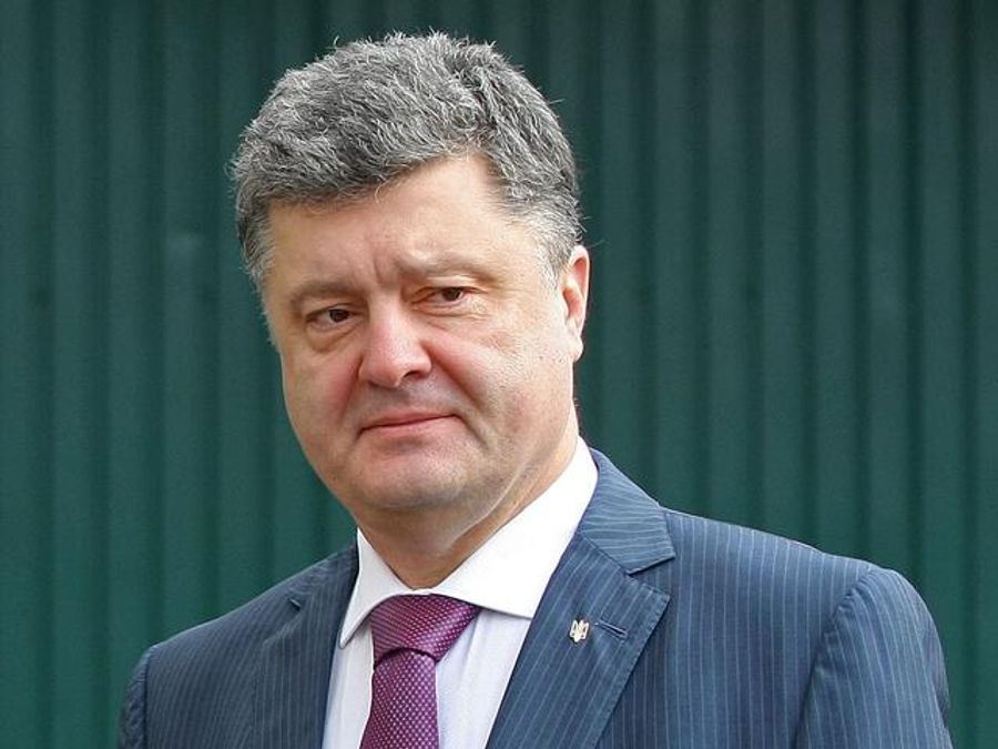 Порошенко розпустив Раду (ВІДЕОЗВЕРНЕННЯ) Порошенко розпустив Раду (ВІДЕОЗВЕРНЕННЯ)