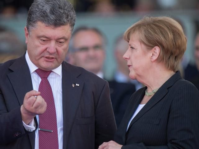 Перед переговорами в Минске Порошенко поговорил с Меркель