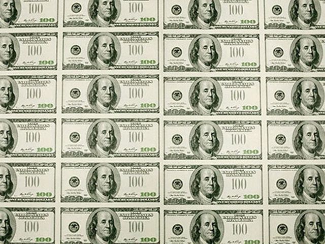 Долар вперше досяг позначки 14 гривень Долар вперше досяг позначки 14 гривень