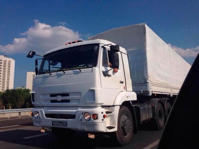 “Путінський конвой” роздав луганчанам українське печиво “Путінський конвой” роздав луганчанам українське печиво