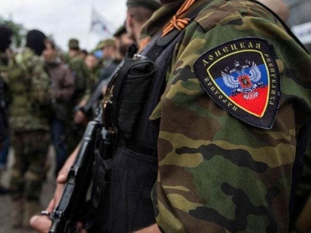 Рештки російської колони зайняли позиції біля Маркиного, — прес-ценр АТО Рештки російської колони зайняли позиції біля Маркиного, — прес-ценр АТО