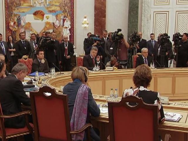 Переговори в Мінську: Україна і Росія розпочнуть консультації, мирний план Порошенка