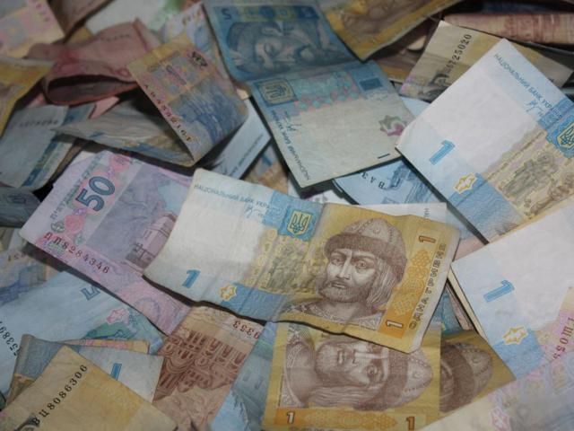 Гривня падає: долар зараз – 14,8, євро – 19,5 Гривня падає: долар зараз – 14,8, євро – 19,5