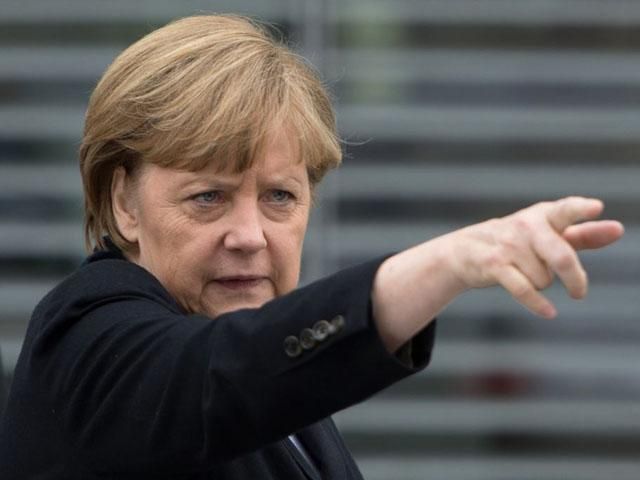 Ангела Меркель закликала Росію перекрити потік зброї через кордон з Україною 