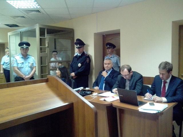 Савченко оставили под стражей и этапируют в Москву Савченко оставили под стражей и этапируют в Москву