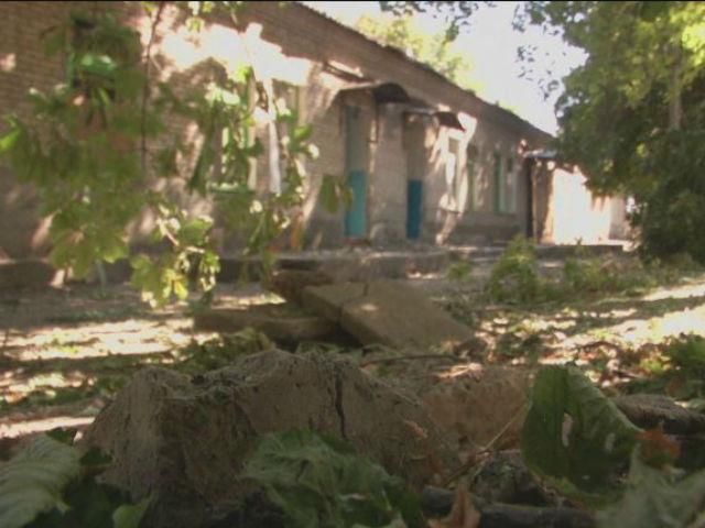 Новоазовская больница, в которую попал снаряд, работает в обычном режиме
