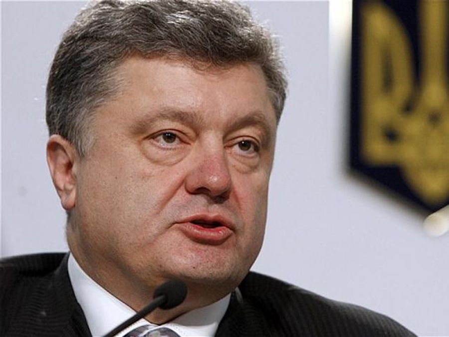 Порошенко зустрівся з активістами, які вимагали підмоги для Іловайська (Фото)