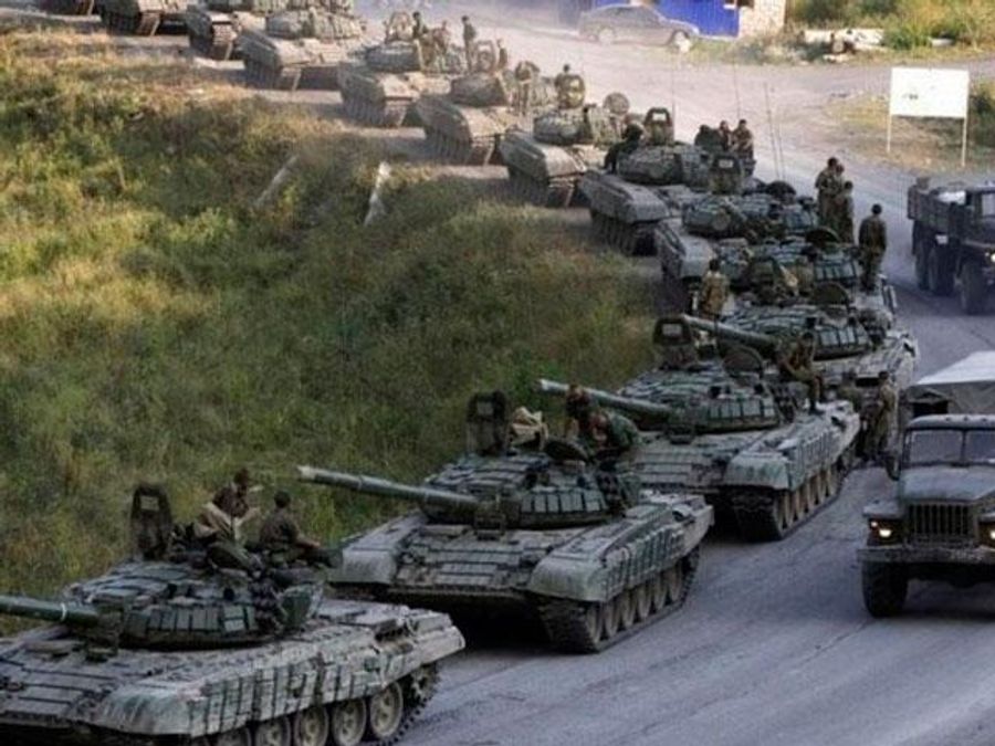 Російські війська ввійшли в Новоазовськ, Путін готує сухопутний доступ до Криму, — NYT Російські війська ввійшли в Новоазовськ, Путін готує сухопутний доступ до Криму, — NYT