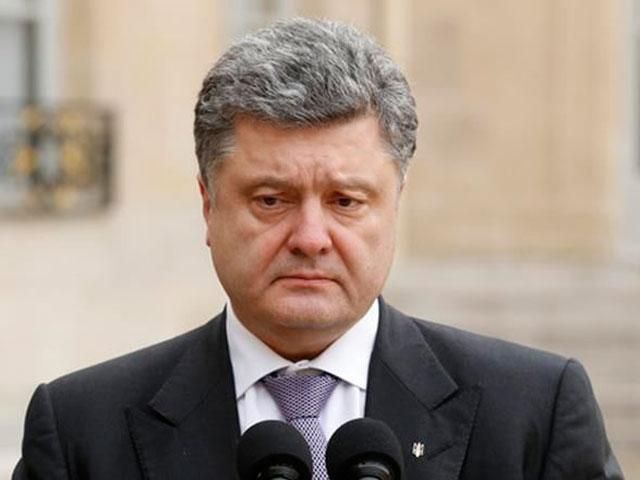 Порошенко розповів, кого звинувачує у ситуації, що склалась в Іловайську