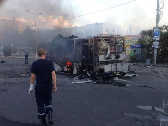 У Донецьку горить вокзал (Фото)