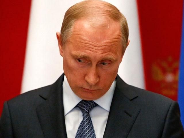 Путин уверяет, что Порошенко позволил ему перевозить "гумконвой" по железной дороге