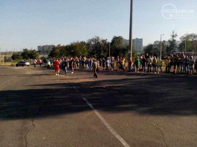 ФОТО ДНЯ: У Маріуполі люди вишикувалися у "живий ланцюг" ФОТО ДНЯ: У Маріуполі люди вишикувалися у "живий ланцюг"