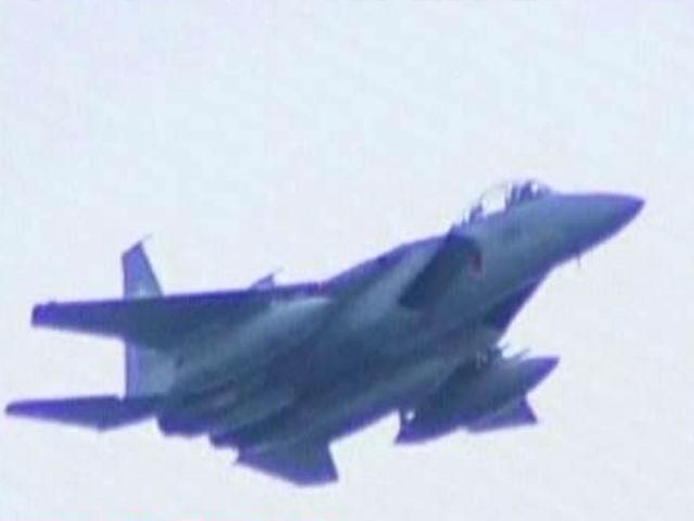 Вблизи водной границы Латвии замечены российские военные корабли и самолеты Вблизи водной границы Латвии замечены российские военные корабли и самолеты