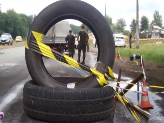 В Днепропетровске обустраивают новое кольцо блокпостов на въездах в город (Видео)