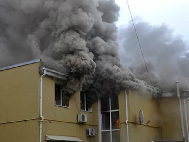 В Луганську нові руйнування, як і раніше немає світла і води В Луганську нові руйнування, як і раніше немає світла і води