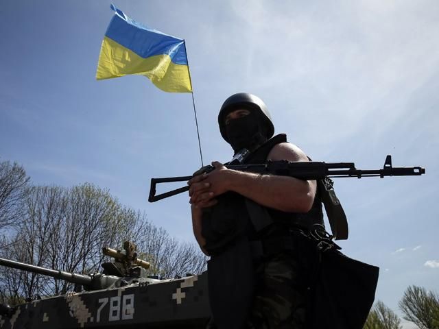 Під Іловайськом загинули не сотні, а близько 20 бійців, — джерело Під Іловайськом загинули не сотні, а близько 20 бійців, — джерело