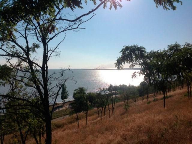 Возле Мариуполя подбили катер береговой охраны Возле Мариуполя подбили катер береговой охраны