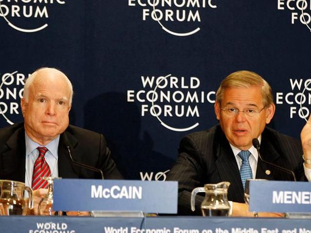 Американські сенатори вимагають від Обами дати Україні зброю Американські сенатори вимагають від Обами дати Україні зброю