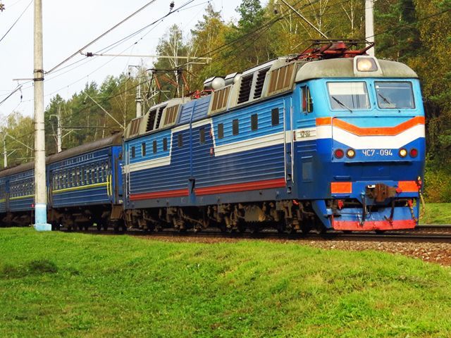 На Донецькій залізниці згоріли 5 пасажирських вагонів, — Укрзалізниця