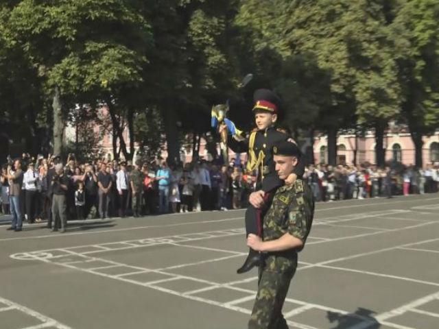 1 сентября Президент поздравил будущее армии 1 сентября Президент поздравил будущее армии