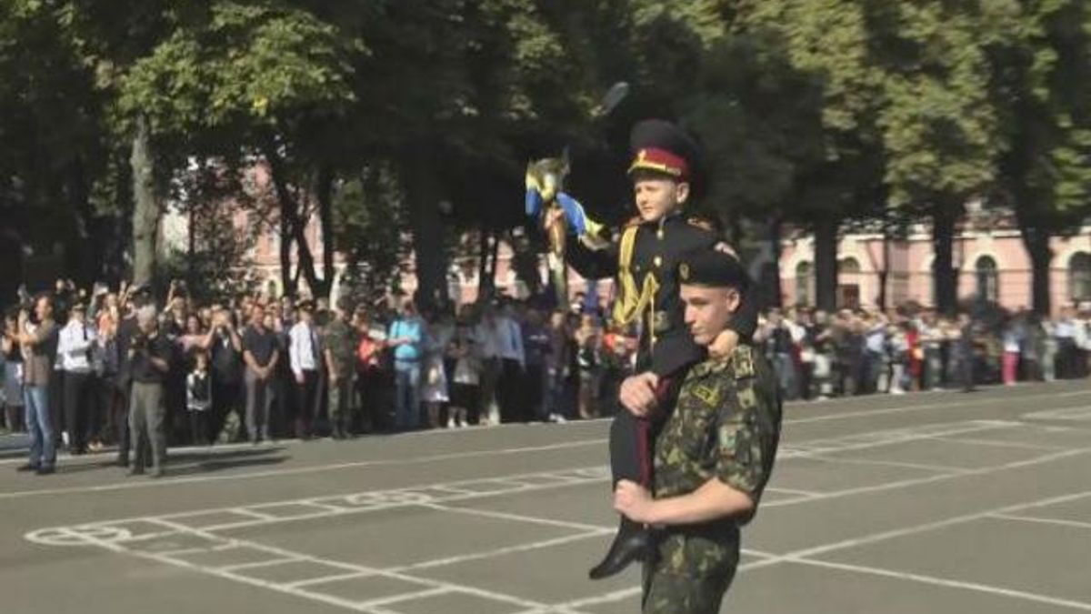 1 сентября Президент поздравил будущее армии 1 сентября Президент поздравил будущее армии