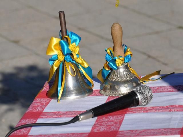 В Горловке террористы имитировали День знаний, для российских СМИ В Горловке террористы имитировали День знаний, для российских СМИ