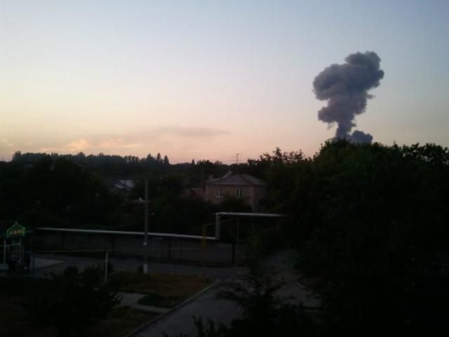 У Донецьку чути залпи з важких знарядь У Донецьку чути залпи з важких знарядь