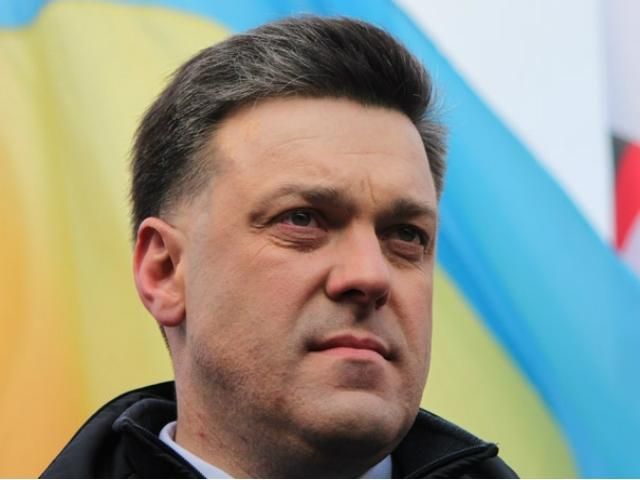 Порошенко обдумує можливість запровадження воєнного стану, — Тягнибок Порошенко обдумує можливість запровадження воєнного стану, — Тягнибок