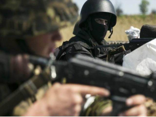 Українські військові потрапили в полон, бо немає ні підтримки, ні важкої артилерії, — "Айдар" Українські військові потрапили в полон, бо немає ні підтримки, ні важкої артилерії, — "Айдар"