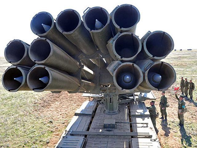 З території РФ обстріляли позиції сил АТО з установок "Смерч". З території РФ обстріляли позиції сил АТО з установок "Смерч".