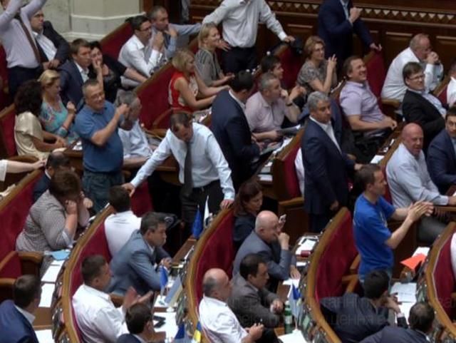 Сьогодні у ВР депутати знову візьмуться за "очищення влади" Сьогодні у ВР депутати знову візьмуться за "очищення влади"