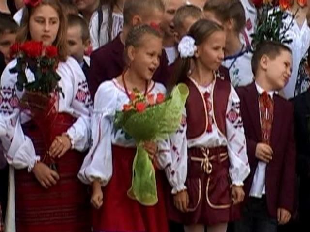 Хроника 1 сентября: День знаний в Украине, Порошенко поздравил будущее армии