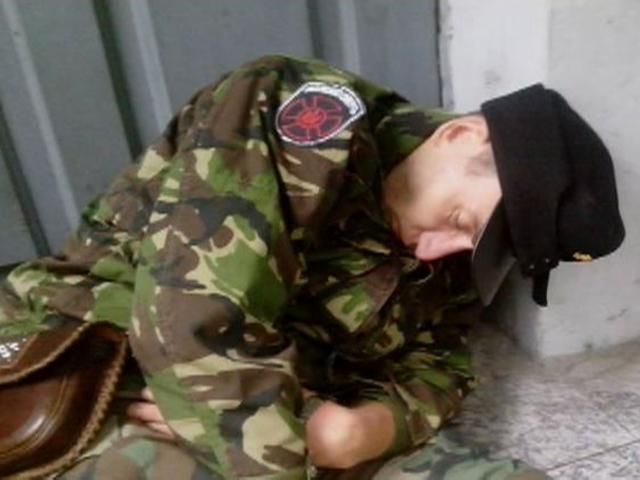 Як "патріот" Власов видурював гроші на АТО в людей (Відео) Як "патріот" Власов видурював гроші на АТО в людей (Відео)