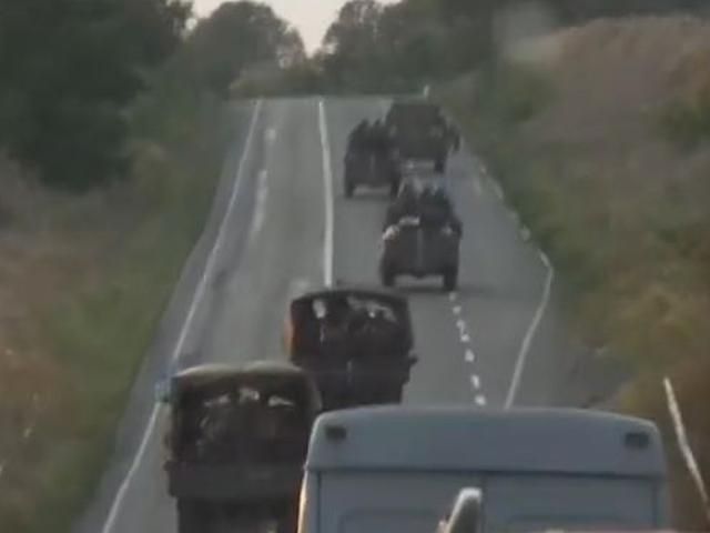 Біля Слов'янська терористи обстріляли колону десантників (Відео)