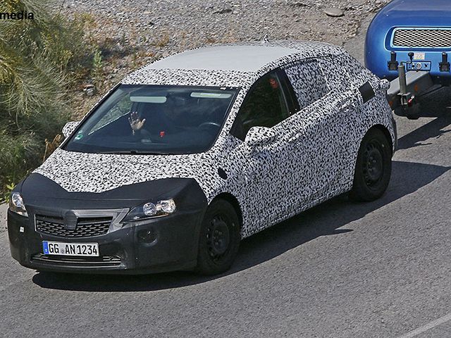 Opel вывел на тесты новую Astra